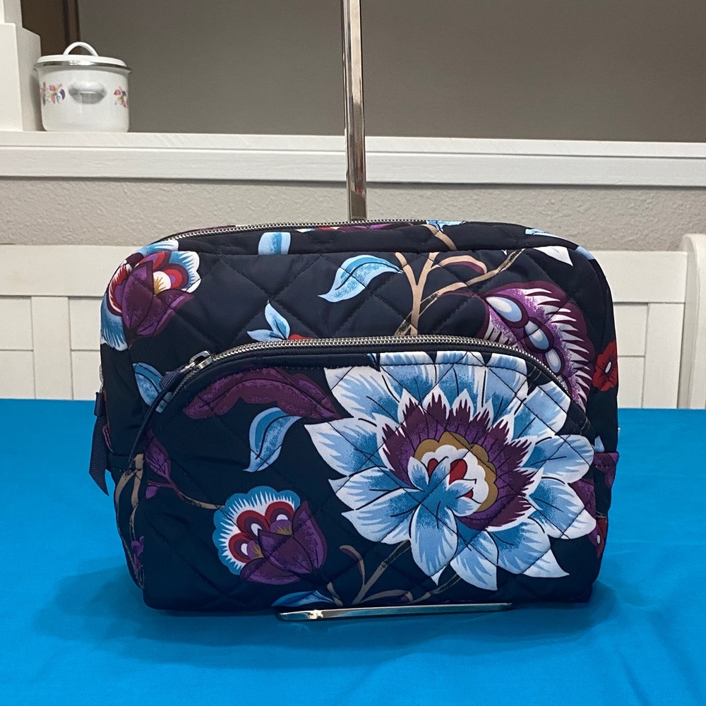 New Vera Bradley Large Cosmetic Bag